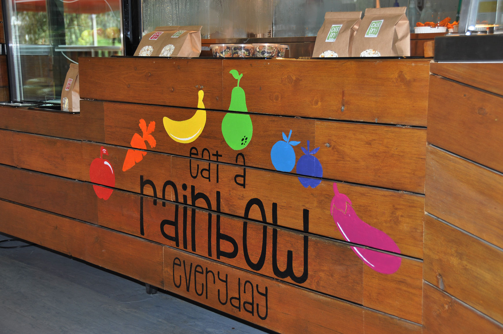 Kidstown Dig in cafe design