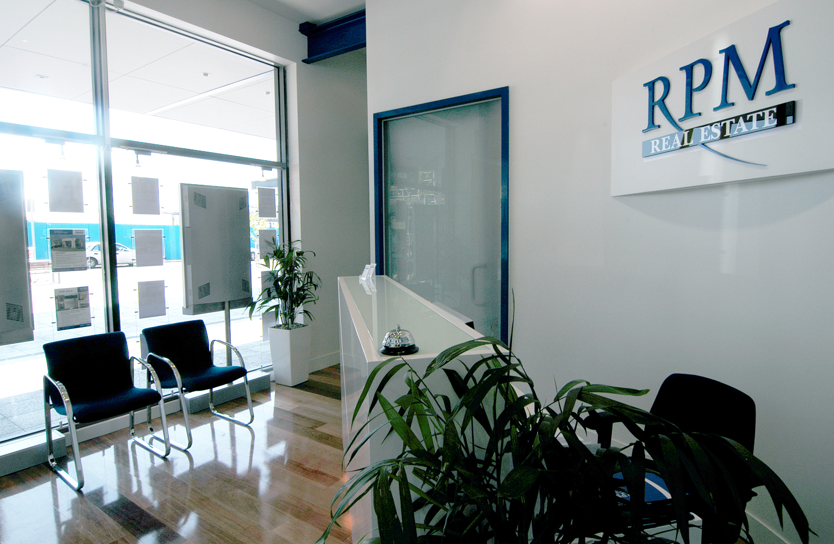 Logo design Boost Juice Bars